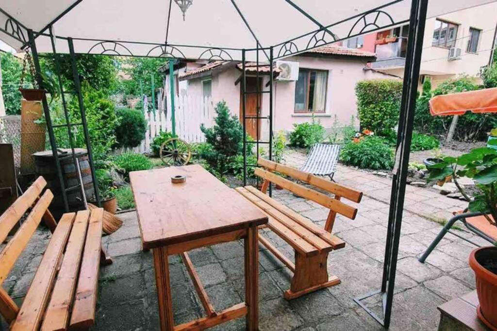 ブルガス Cute Little House With A White Picket Fenceヴィラ エクステリア 写真
